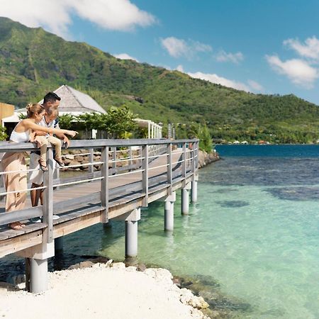 Cook'S Bay Hotel & Suites Paopao Exterior foto